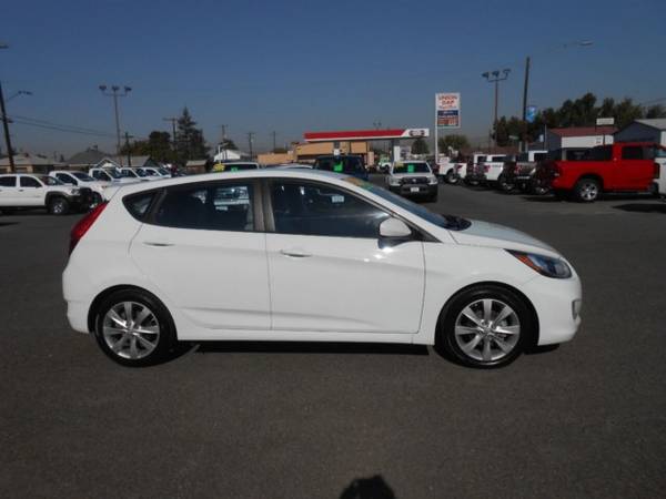 2012 Hyundai Accent SE 4dr Hatchback - - by dealer for sale in Union Gap, WA – photo 2