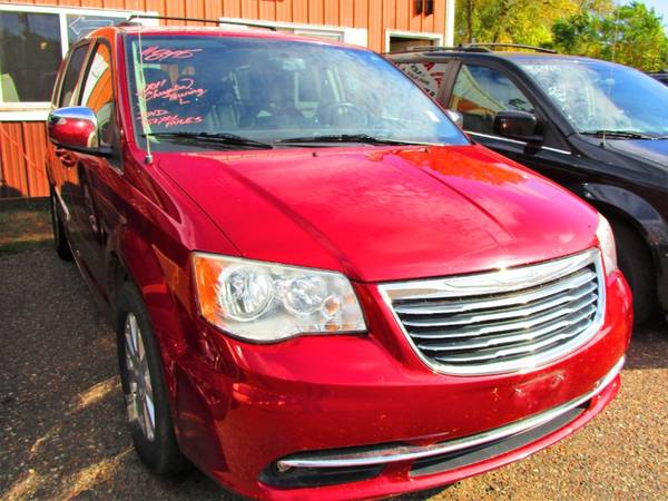 2011 Chrysler Town Country Touring-L for sale in Lino Lakes, MN – photo 4