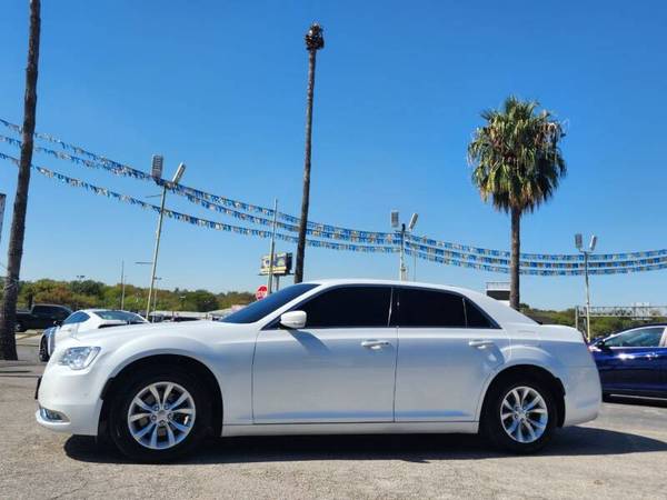 2015 Chrysler 300 Limited - - by dealer - vehicle for sale in San Antonio, TX