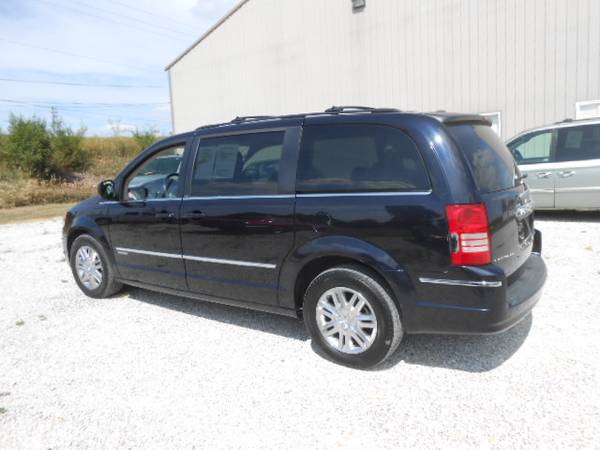 2010 TOWN & COUNTRY TOURING for sale in Pekin, IL – photo 2