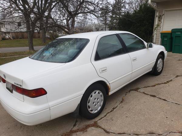 1998 Toyota Camry - cars & trucks - by owner - vehicle automotive sale for sale in Buffalo Grove, IL – photo 4
