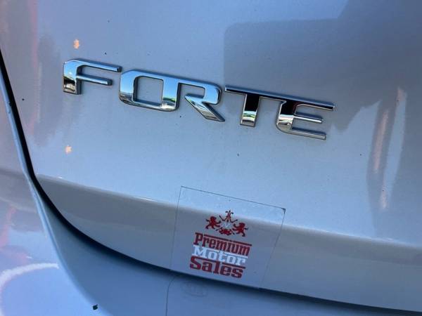 2015 Kia Forte LX 4dr Sedan 6A - - by dealer - vehicle for sale in Louisville, KY – photo 12