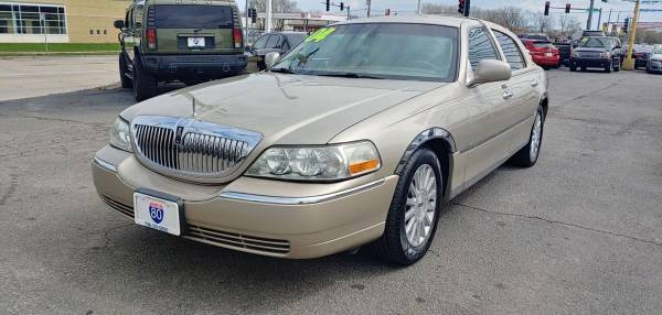 2004 Lincoln Town Car Signature 4dr Sedan - - by for sale in Hazel Crest, IL – photo 3