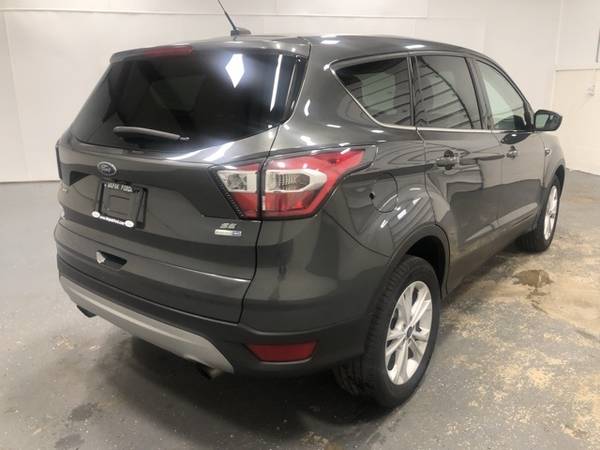 2017 Ford Escape SE with for sale in Wapakoneta, OH – photo 5