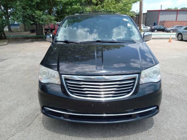 2013 CHRYSLER TOWN & COUNTRY LIMITED - - by dealer for sale in Memphis, MS – photo 2