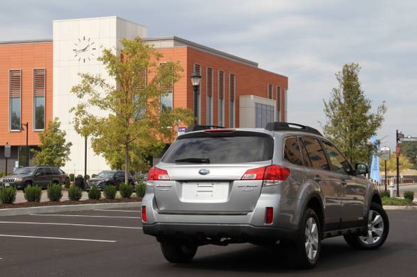 2011 Subaru Outback 2.5i Premium for sale in Richmond , VA – photo 12