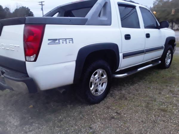 2004 Chevy avalanche z66 $4500 obo - cars & trucks - by owner -... for sale in Lancaster, NC – photo 17