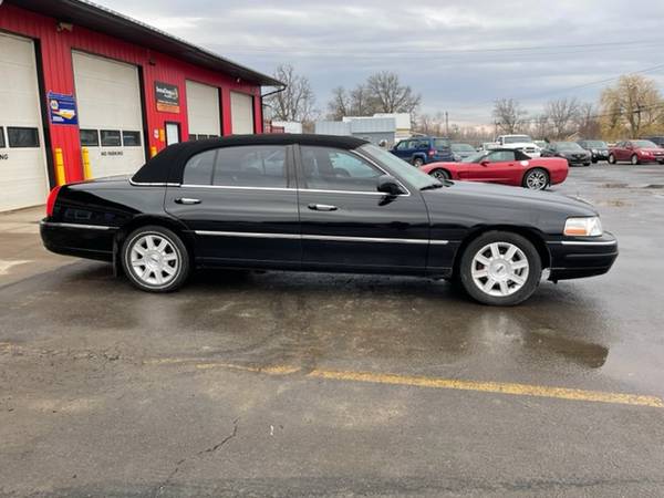2006 Lincoln TOWN CAR EXECUTIVE L RWD V8-JUST IN! for sale in Ogdensburg, NY – photo 3