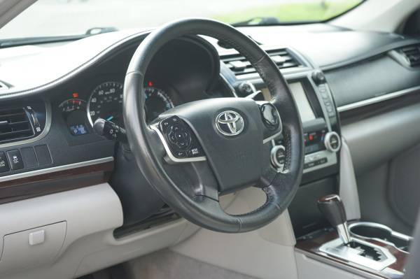 2012 Toyota Camry XLE V6 Sedan - - by dealer - vehicle for sale in Edmonds, WA – photo 11