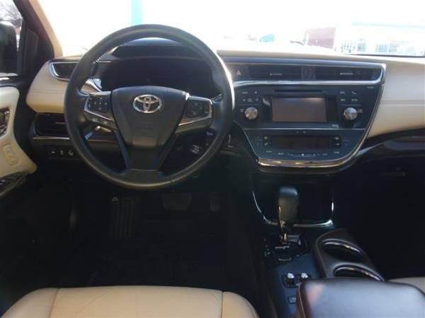 2014 Toyota Avalon XLE - - by dealer - vehicle for sale in Cedar Rapids, IA – photo 7