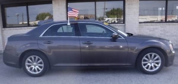 SELLING A 2013 CHRYSLER 300, CALL AMADOR JR @ FOR INFO for sale in Grand Prairie, TX – photo 2