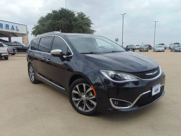 2017 Chrysler Pacifica Limited (Mileage: 45,365) for sale in Devine, TX – photo 17