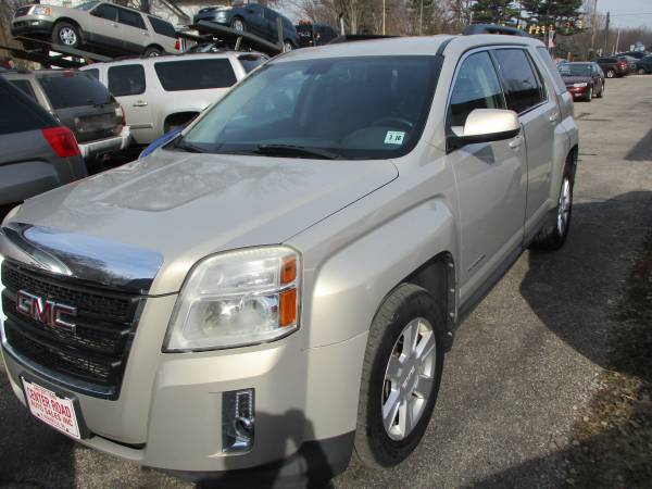2011 GMC ARCADIA SLE, AWD, SHARP SUV - - by dealer for sale in North Ridgeville, OH – photo 2