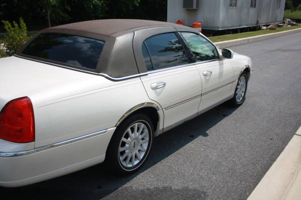 2007 Lincoln Town Car for sale in Newark, DE – photo 3