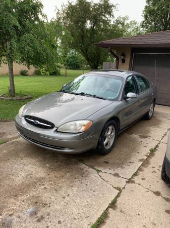 2003 ford Taurus for sale in Frankton, IN