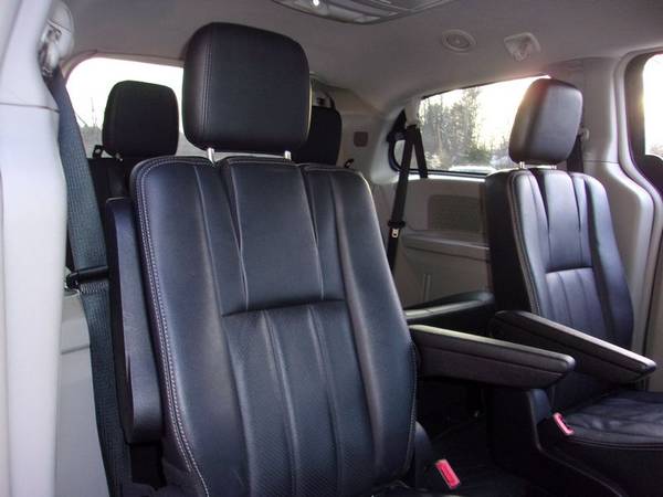 2012 Chrysler Town & Country Touring, 121k Miles, Charcoal/Black for sale in Franklin, VT – photo 12