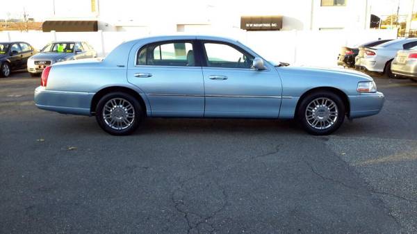2006 Lincoln Town Car Signature Limited 4dr Sedan - SUPER CLEAN!... for sale in Wakefield, MA – photo 5
