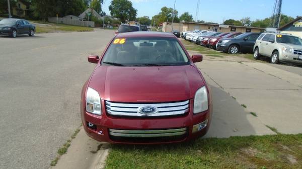 06 ford fusion 119,000 miles $2400 for sale in Waterloo, IA – photo 2