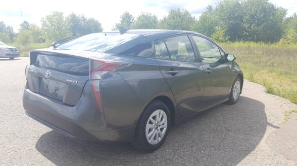 2017 Toyota Prius Two 4dr Hatchback for sale in Fenton, MI – photo 4