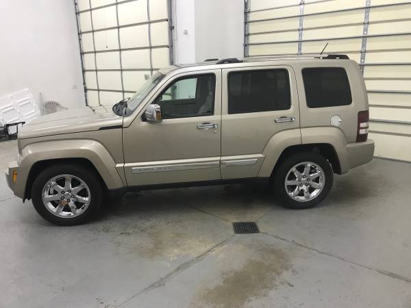 Jeep Liberty Limited 4x4 for sale in 48917, MI