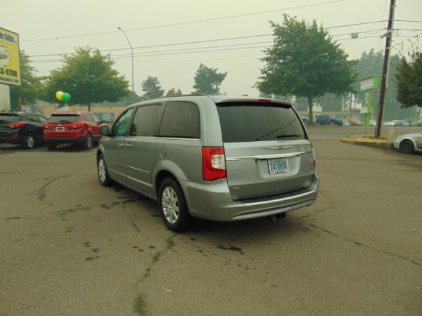2014 CHRYSLER TOWN COUNTRY - cars & trucks - by dealer - vehicle... for sale in Eugene, OR – photo 4