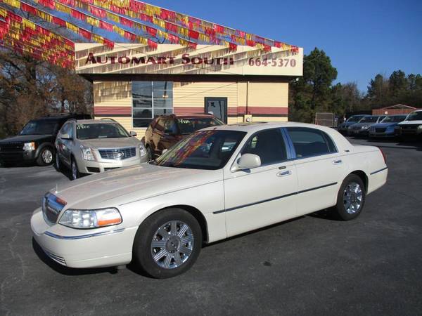 2005 Lincoln Town Car 4dr Sedan Signature Limited - cars & for sale in ALABASTER, AL