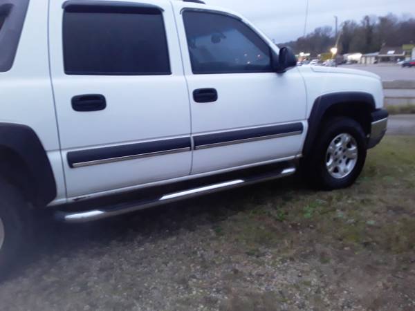 2004 Chevy avalanche z66 $4500 obo - cars & trucks - by owner -... for sale in Lancaster, NC – photo 18