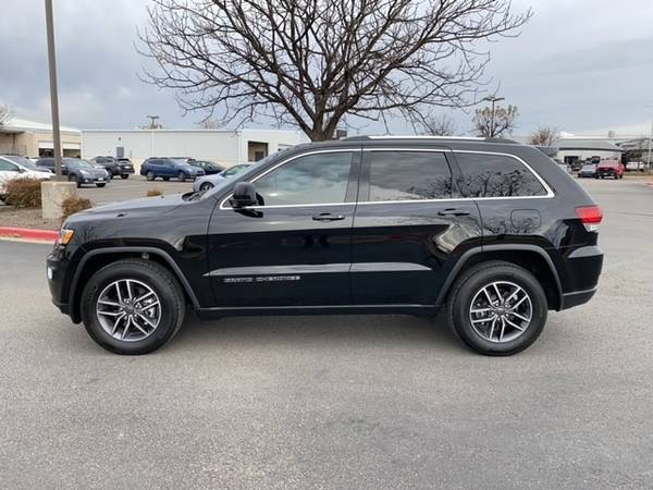 2020 Jeep Grand Cherokee Laredo - - by dealer for sale in Georgetown, TX – photo 2