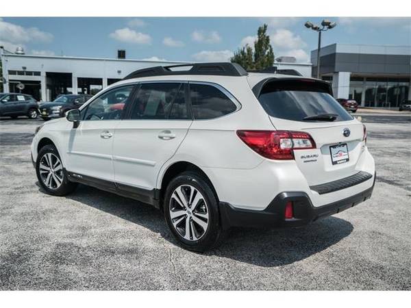 2018 Subaru Outback wagon 2.5i - Subaru Crystal White Pearl for sale in Springfield, MO – photo 5