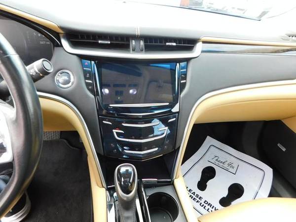 2013 Cadillac XTS Premium - - by dealer - vehicle for sale in URBANDALE, IA – photo 10