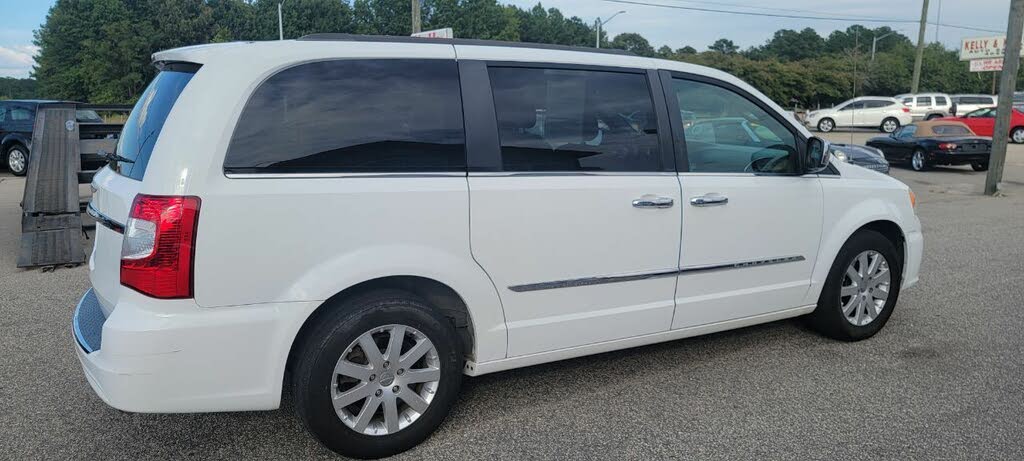 2014 Chrysler Town & Country Touring FWD for sale in Fayetteville, NC – photo 3