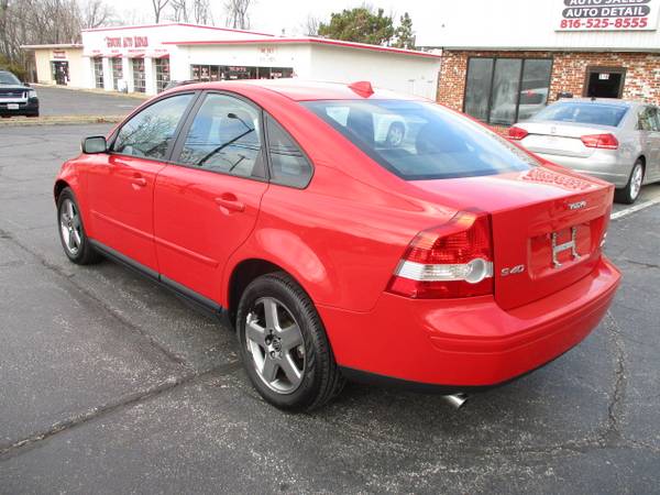 2005 Volvo S40 All Wheel Drive Very nice car inside and out! - cars for sale in Lees Summit, MO – photo 4