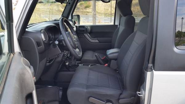 2011 Jeep Wrangler Sport 4WD HardTop Manual with Low Miles One Owner for sale in Ashland, OR – photo 17