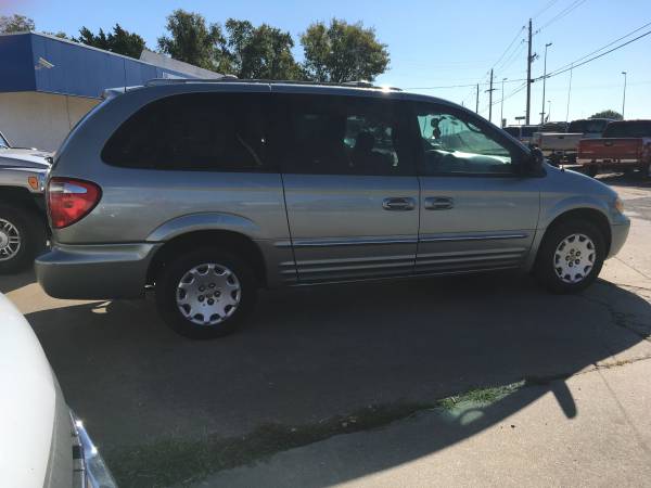 2003 Chrysler Town & Country for sale in Grove, MO – photo 2