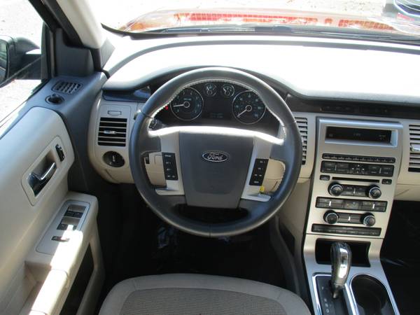 3RD ROW! 7 PASSENGER! 2009 FORD FLEX SE WAGON for sale in Foley, MN – photo 12