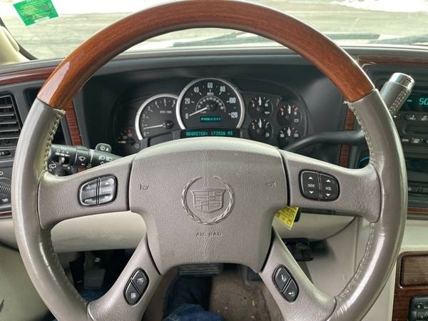 2003 Cadillac Escalade - - by dealer - vehicle for sale in Greenfield, WI – photo 17