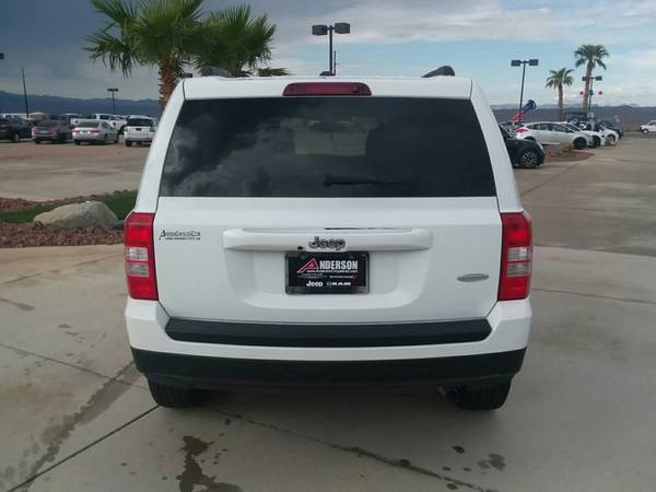 2017 *Jeep* *Patriot* *Latitude FWD* Bright White Cl for sale in Lake Havasu City, AZ – photo 5