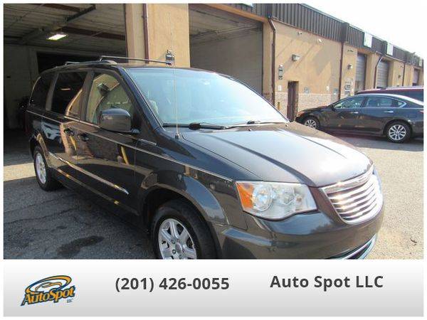 2011 Chrysler Town Country Touring Minivan 4D EZ-FINANCING! for sale in Garfield, NJ – photo 3