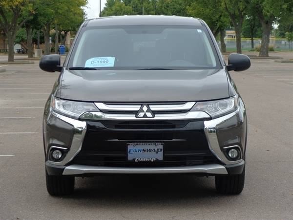 2016 Mitsubishi Outlander ES (4x4, 3rd Row, Factory Warranty) for sale in Sioux Falls, SD – photo 2