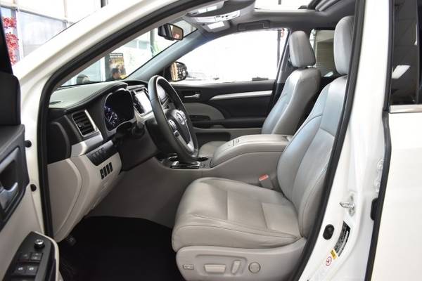 2016 Toyota Highlander XLE - - by dealer - vehicle for sale in Cuyahoga Falls, PA – photo 23