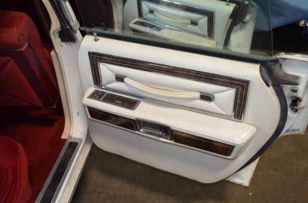 1979 Lincoln Town Car - cars & trucks - by owner - vehicle... for sale in Cincinnati, OH – photo 8