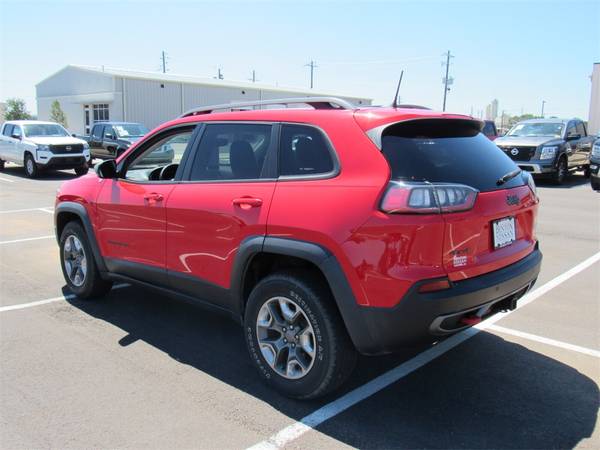 Used 2019 Jeep Cherokee 4WD Trailhawk - - by dealer for sale in OXFORD, AL – photo 4