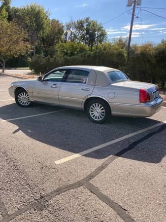 2004 Lincoln town car for sale in Saint Paul, MN – photo 3