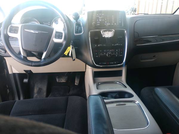 2015 Chrysler Town and Country Touring for sale in Evansville MN, ND – photo 8