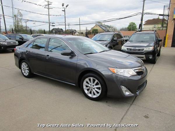 2013 Toyota Camry XLE 6-Speed Automatic - - by dealer for sale in Detroit, MI – photo 4