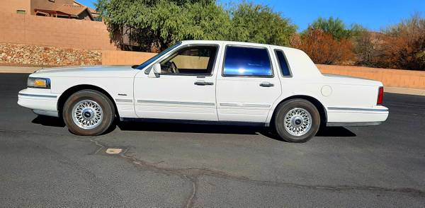 97 Lincoln town car nice - cars & trucks - by owner - vehicle... for sale in Tucson, AZ – photo 4