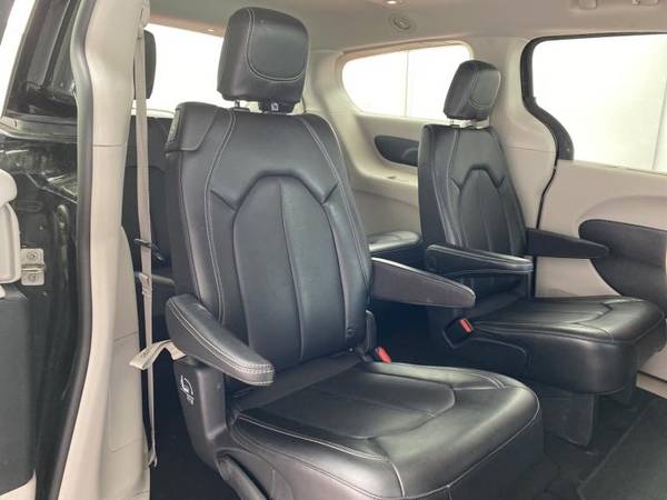 2020 Chrysler Voyager LXI Minivan - - by dealer for sale in Richmond Hill, NY – photo 15