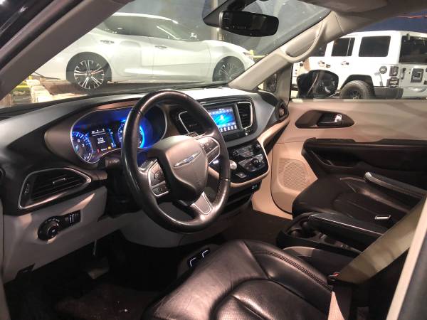 CHRYSLER PACIFICA !!LEATHER! !!NO CREDIT NEEDED!!! - cars & trucks -... for sale in Elmhurst, IL – photo 6
