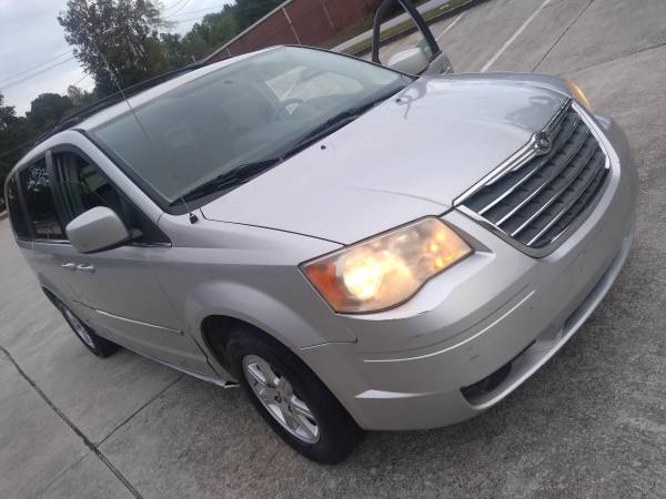 2010 Chrysler Town & country for $2500 for sale in Austell, GA