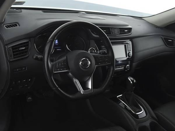 2018 Nissan Rogue SL Sport Utility 4D hatchback SILVER - FINANCE for sale in Atlanta, VA – photo 2